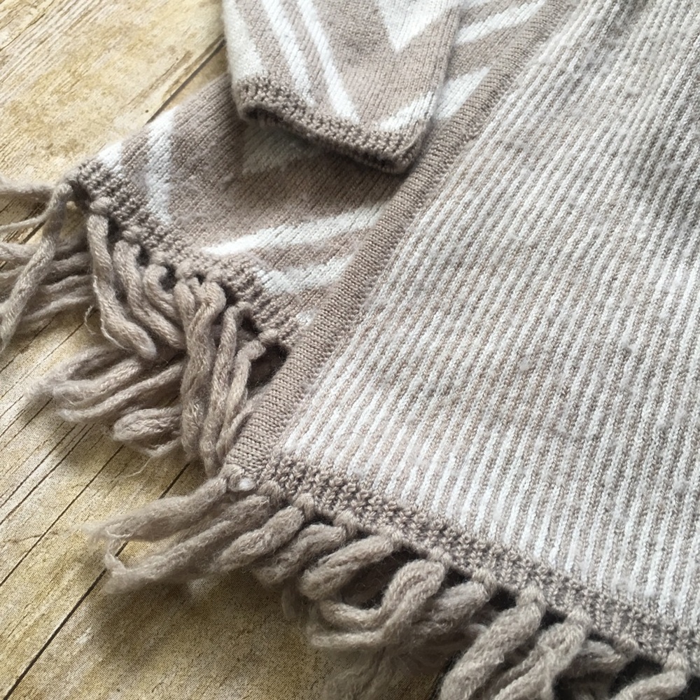 Open front sweater - size large - Picture 2 of 5